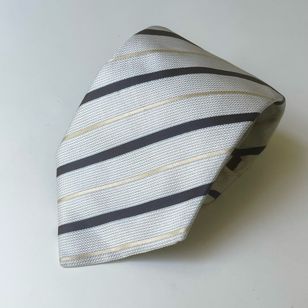 REISS Tie - 100% Silk Necktie - Made in Italy - Light Baby Blue color - 3-1/2”